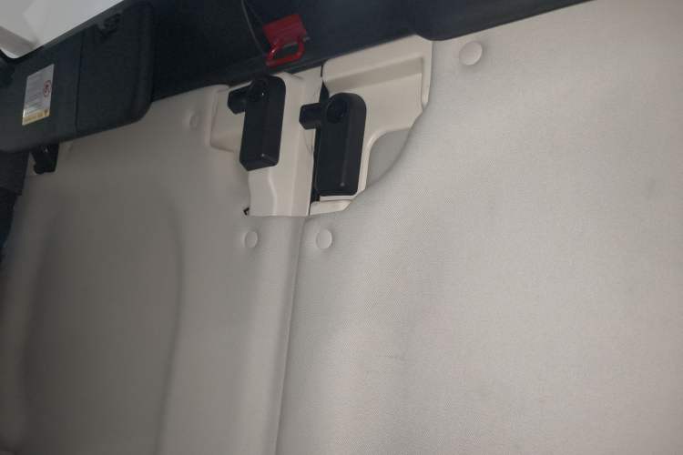 Used BAIC Off-Road BJ40 2019 2.3T Automatic Four-Wheel Drive Urban Hunter Edition Premium Model China VI Emission Standard Headliner