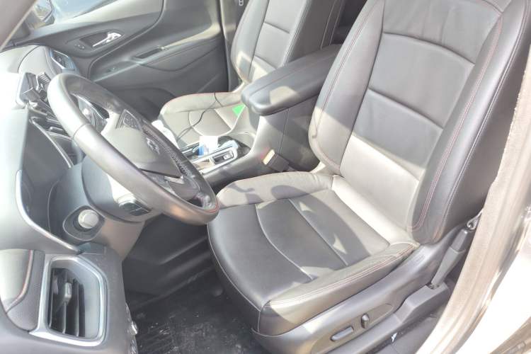 Used Chevrolet Equinox 2019 Redline 550T Automatic All-Wheel-Drive RS Model China VI Standard Left Front Seat