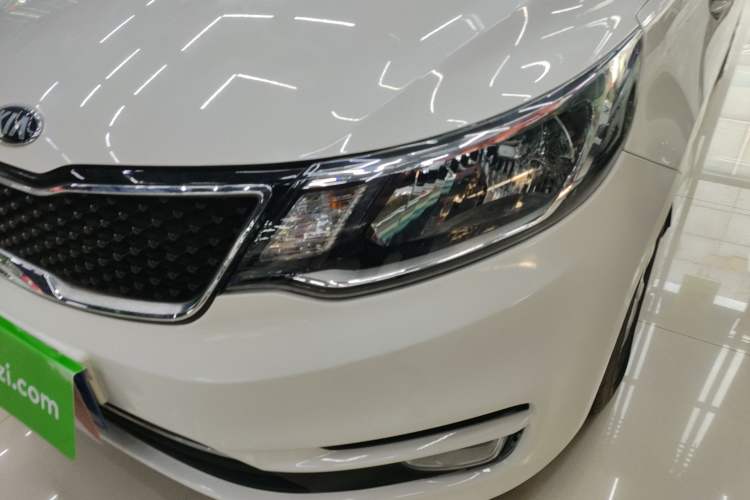 Used Kia K2 2015 Sedan 1.4L MT GLS