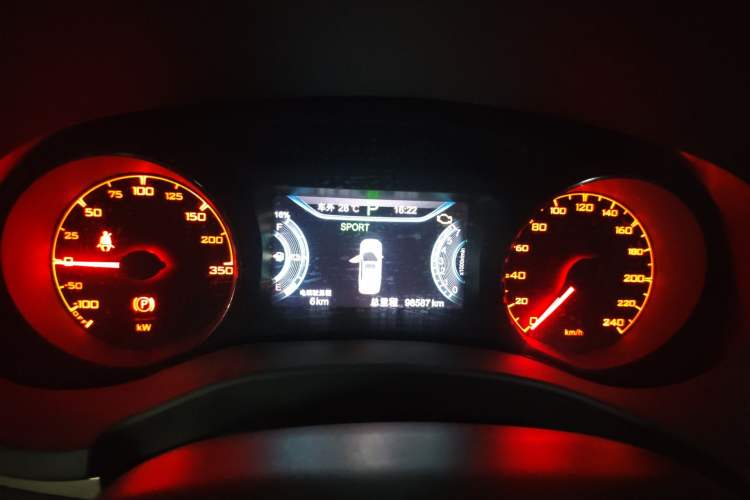 Used BYD Song New Energy 2017 Song DM 1.5TID All-Wheel Drive Luxury Model Instrument Cluster