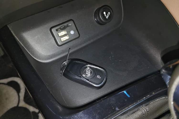 Used Buick GL6 2021 323T Mild Hybrid Connect Luxury Model