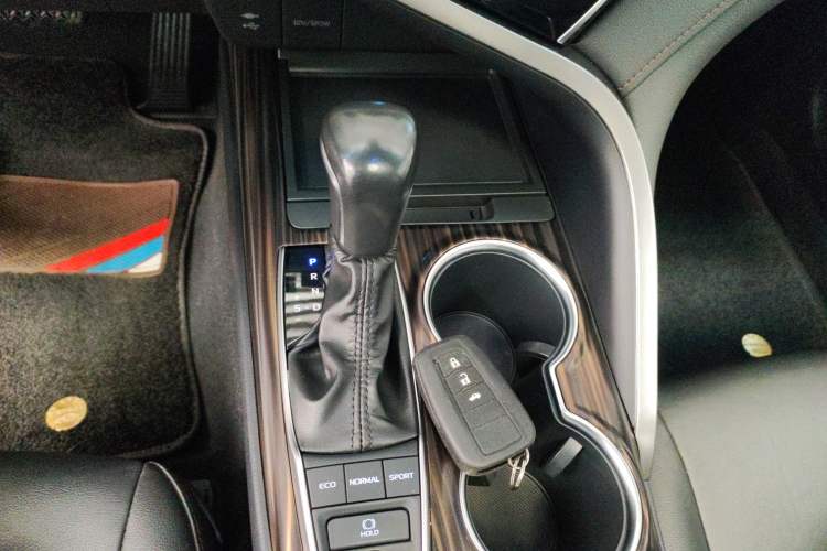 Used Toyota Camry 2019 2.5G Luxury Edition China VI Standard Gear Lever