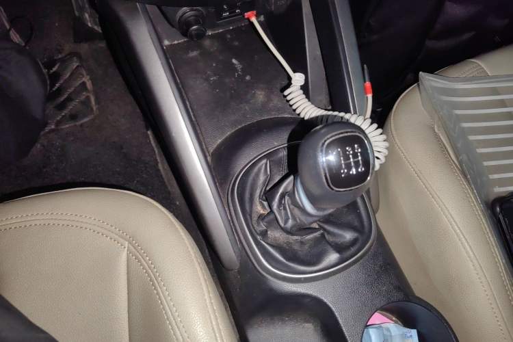 Used Hyundai Veloster 2011 1.6L Manual Comfort Edition Gear Lever
