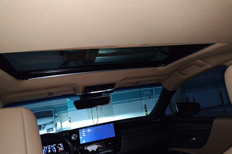 Used Lexus ES 2022 200 Excellence Edition
