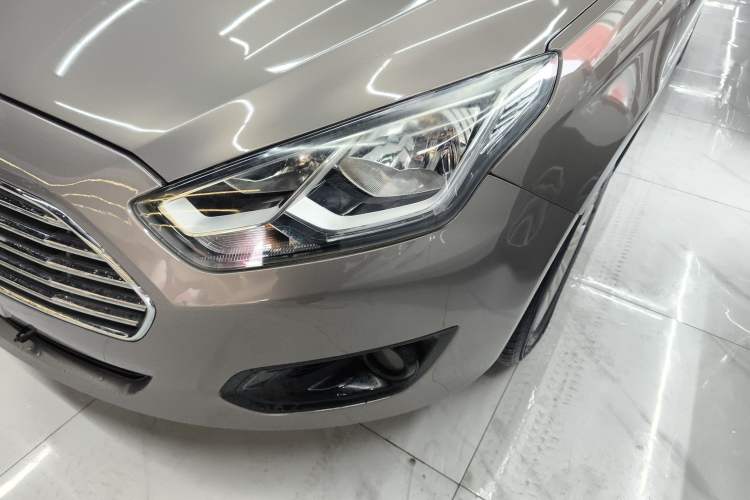 Used Ford Escort 2015 1.5L Automatic Comfort Edition
