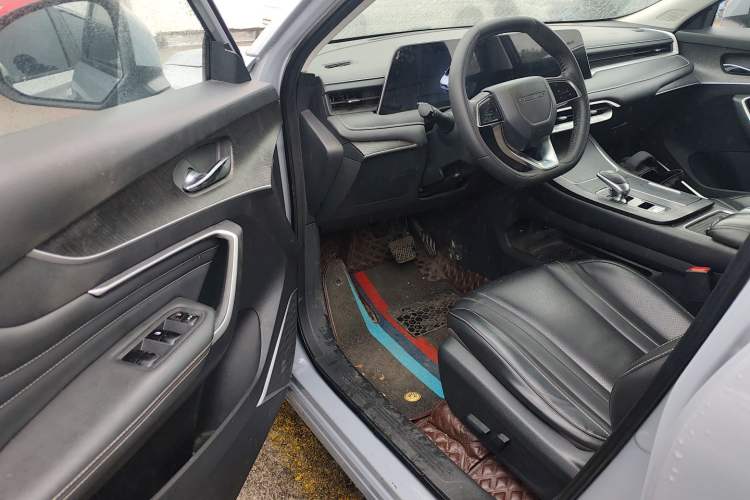 Used Venucia V 2023 260T Idol Edition Pro