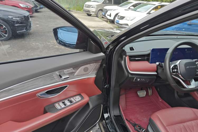 Used JETOUR X70 PLUS 2023 1.6T DCT Stronger PRO+ 5-Seater Driver Seat