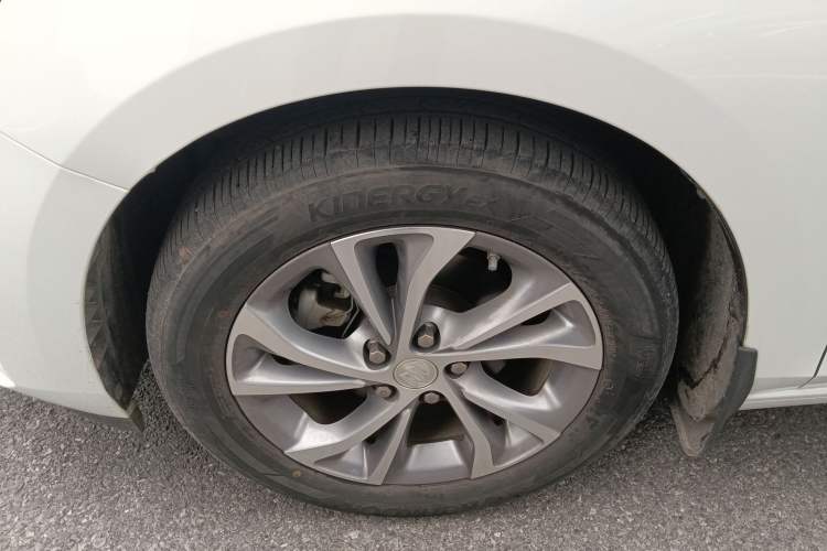 Used Buick Verano 2023 Pro Enjoyment Edition Left Front Wheel Hub