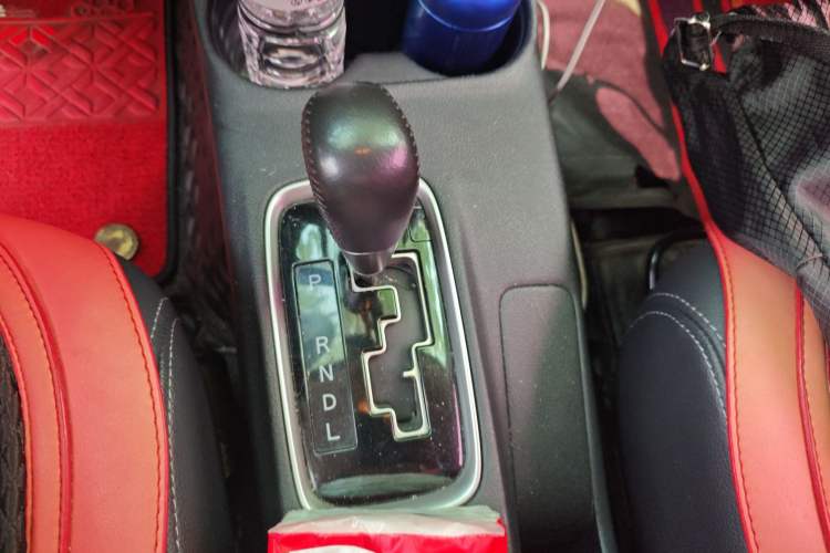 Used Mitsubishi Outlander 2016 2.4L 4x4 Elite Edition 5 Seats Gear Lever