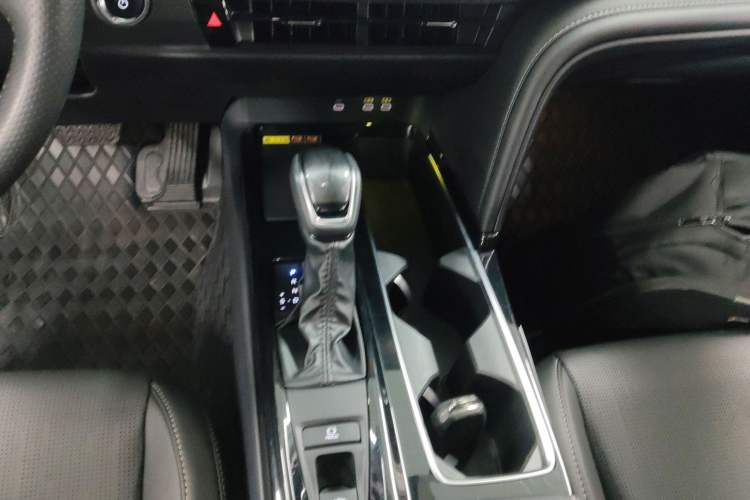 Used Toyota Camry 2024 Dual-Engine 2.5HG Prestige Edition