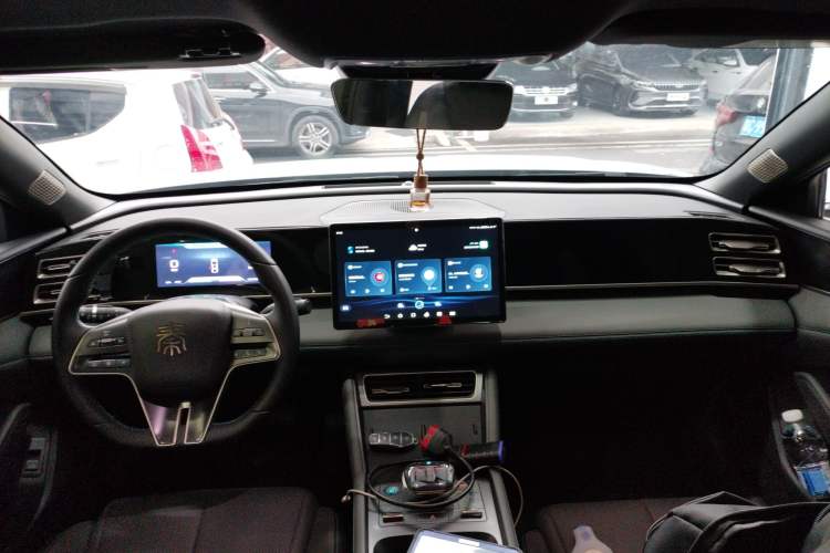 Used BYD Qin L 2024 DM-i 120KM Leading Model
