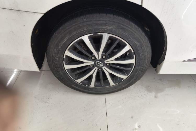 Used GAC Trumpchi M8 2021 Revised Version Lingxiu Series 390T Luxury Edition Right Rear Wheel Hub