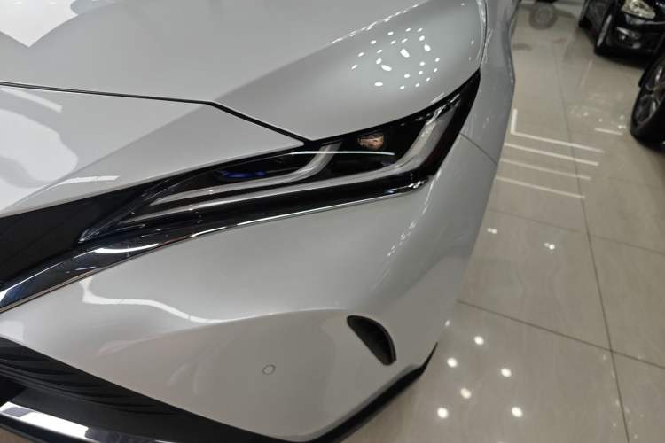 Used Toyota Harrier 2022 2.0L CVT Two-Wheel Drive Deluxe Edition