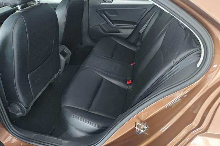 Used Volkswagen Lamando 2015 230TSI DSG Fashion Edition Left Rear Seat