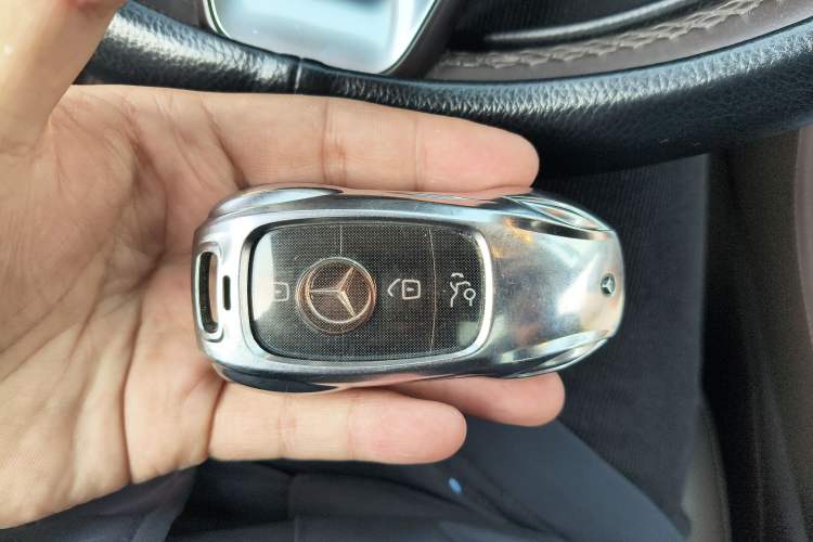 Used Mercedes-Benz E-Class 2018 Facelift E 200 L Vehicle Key