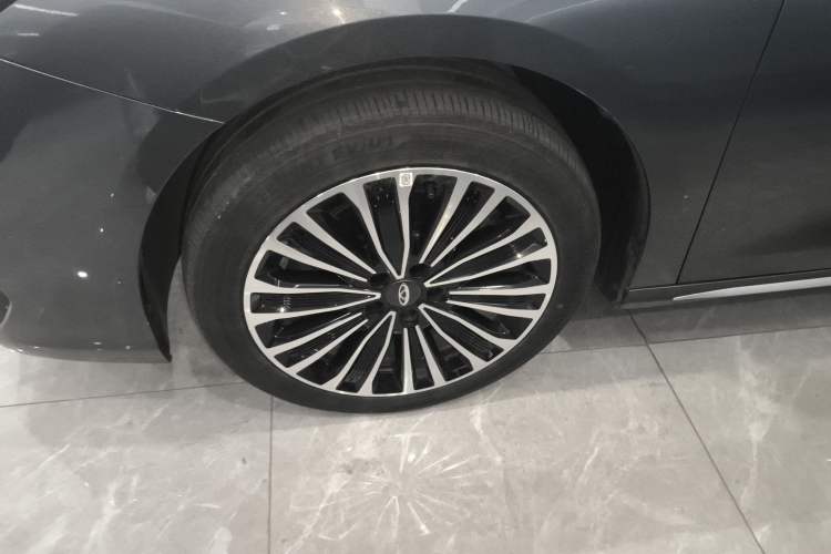 Used Chery Fengyun A8L 2025 1.5 TGDI 145 km Luxury Version