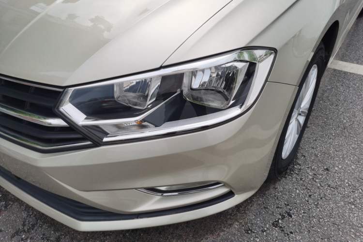 Used Volkswagen Bora 2017 1.6L Automatic Fashion Model Left Front Headlight