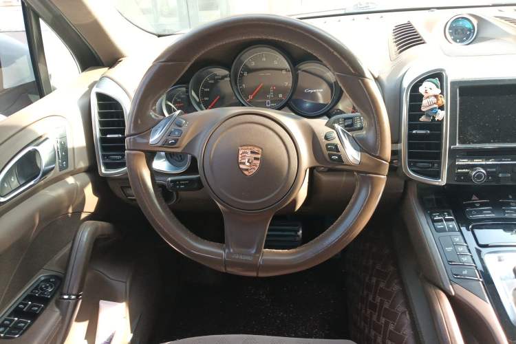 Used Porsche Cayenne 2011 Cayenne 3.0T Steering Wheel
