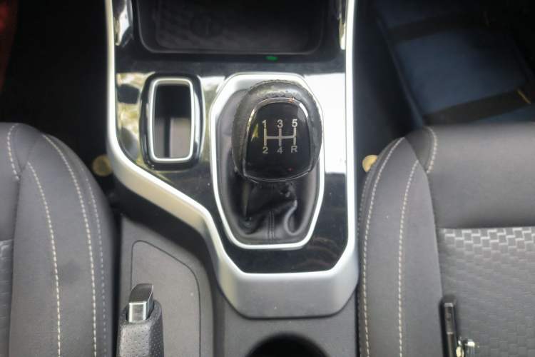 Used Chery Tiggo 5x 2020 1.5L Manual Urban Edition Gear Lever