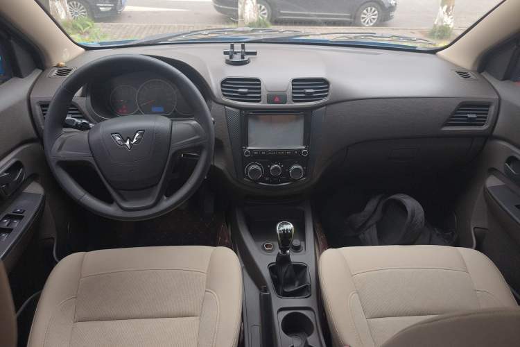 Used Wuling Hongguang 2014 1.2L S Standard Version China IV Standard