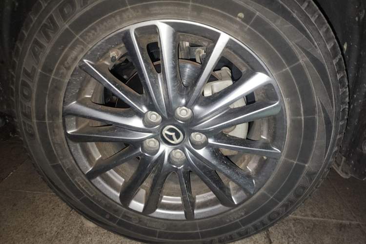 Used Mazda CX-5 2020 Revised Version 2.0L Automatic Two-Wheel Drive ZhiZun Trim Right Front Wheel Hub