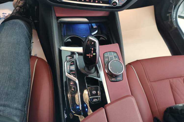 Used BMW 5 Series New Energy 2022 Second Facelift 535Le M Sport Package Gear Lever