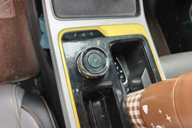 Used AION Y 2021 70 Intelligent Dynamic Edition Gear Lever