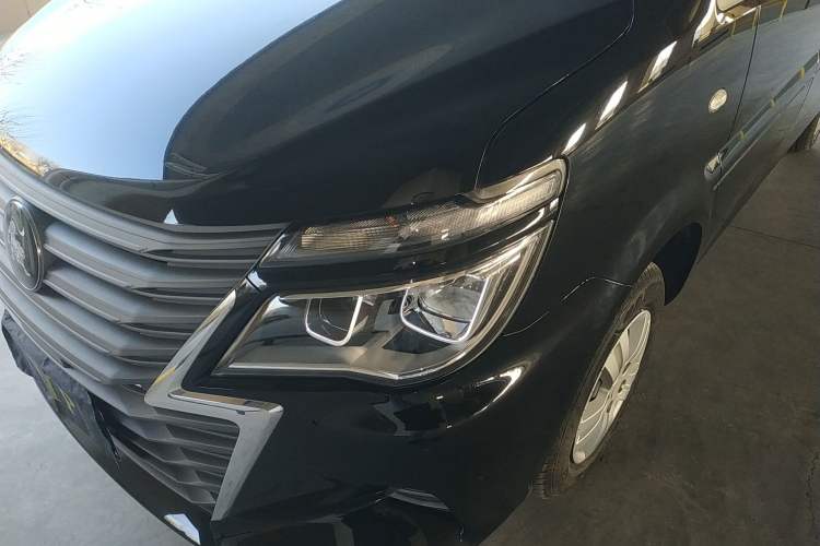 Used FORTHING Lingzhi 2023 M5L 1.6L Base Model 5 Seats
