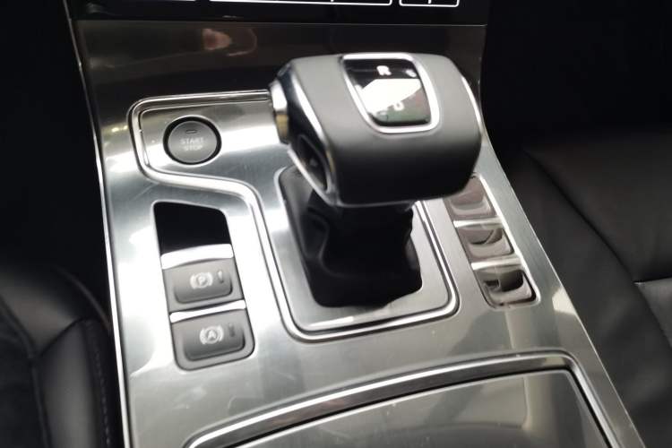 Used Hongqi H5 2020 1.5T DCT Flagship Edition Gear Lever