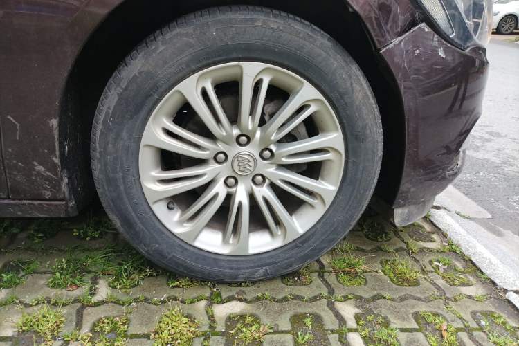 Used Buick LaCrosse 2016 Revised 20T Leading Edition Right Front Wheel Hub