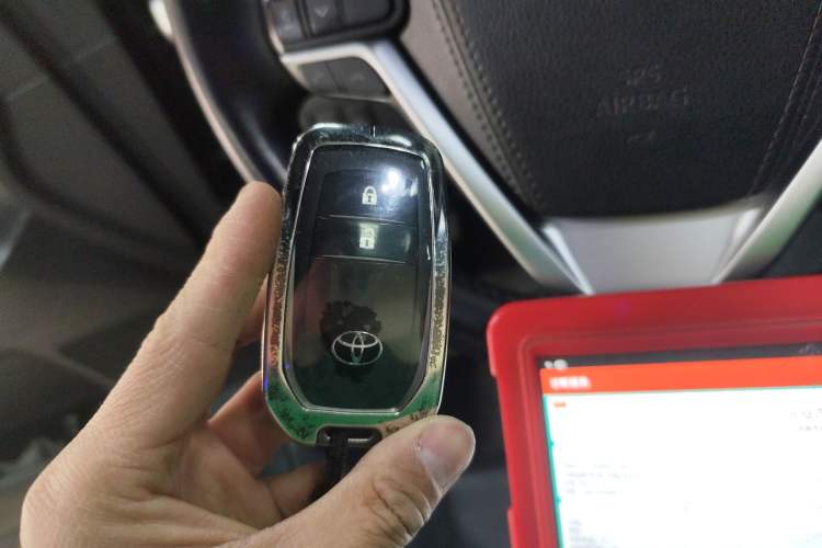 Used Toyota Highlander 2018 2.0T Four-Wheel Drive Luxury Version 7 Seats China VI Standard
