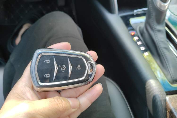 Used Cadillac XTS 2018 28T Tech Edition Vehicle Key