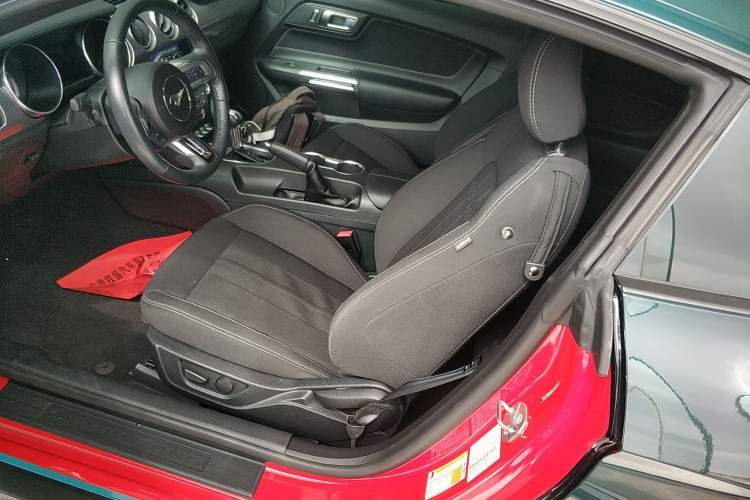 Used Ford Mustang 2019 2.3T Automatic Hardtop Base Version U.S. Specification