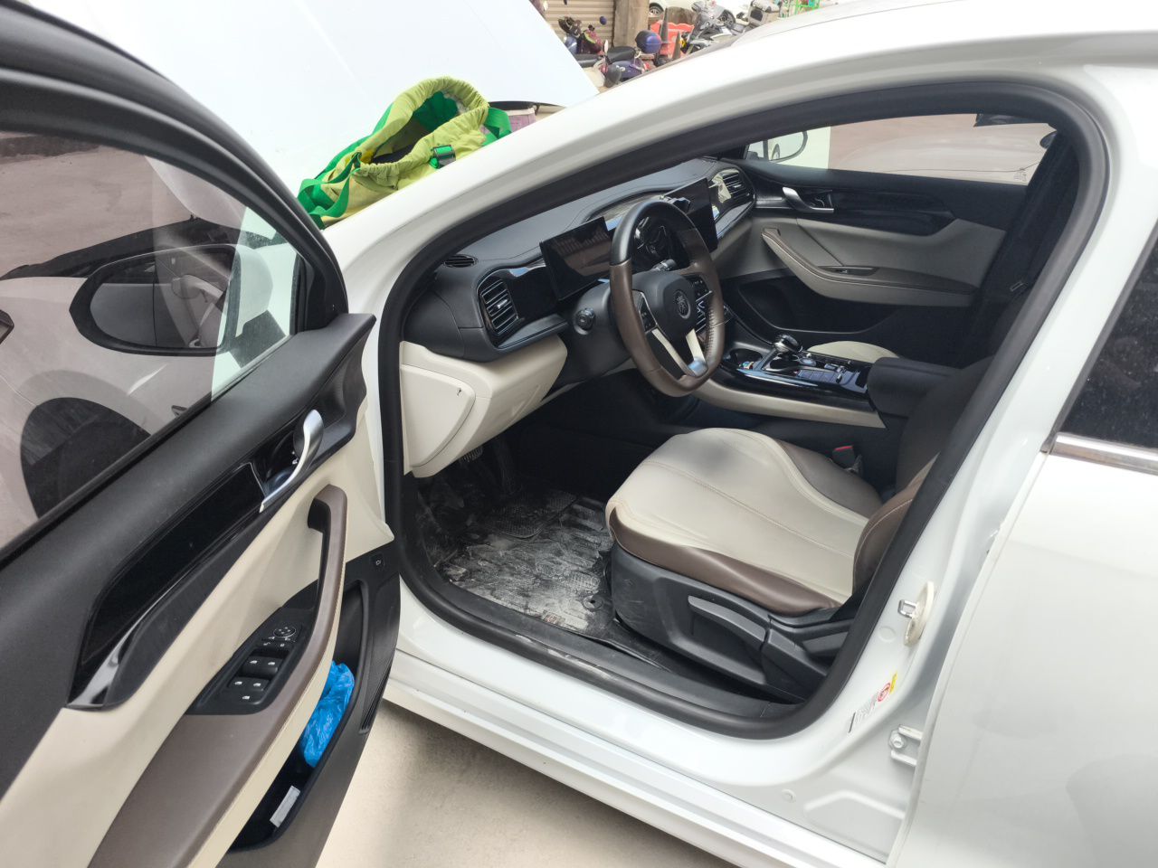 BYD Qin PLUS 2024 HONOR Edition DM-i 55KM Leading Model — снимка 16