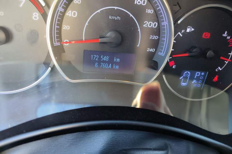 Used Renault Koleos 2013 2.5L Two-Wheel Drive Comfort Edition Odometer Close Up