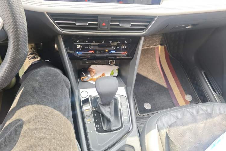 Used Volkswagen Tiguan L 2022 330TSI Automatic Two-Wheel Drive R-Line Enhanced Edition