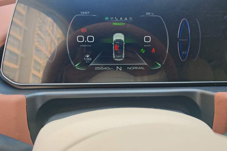 Used ORA Good Cat 2022 Morandi Edition 400km Standard Range Luxury Version Lithium-Ion Battery