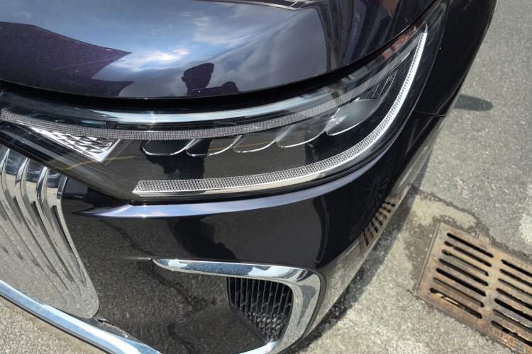 Used VOYAH Dream 2025 PHEV Four-Wheel-Drive Flagship Kunpeng Edition Left Front Headlight