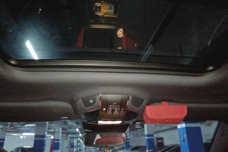 Used Maserati Levante 2022 2.0T GT Sharp Edition Headliner