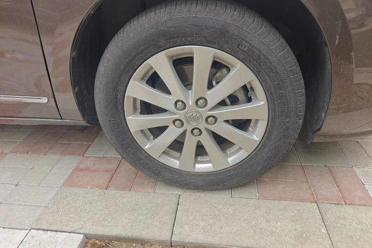 Used Buick GL8 2017 25S Luxury Version China V Standard Right Front Wheel Hub