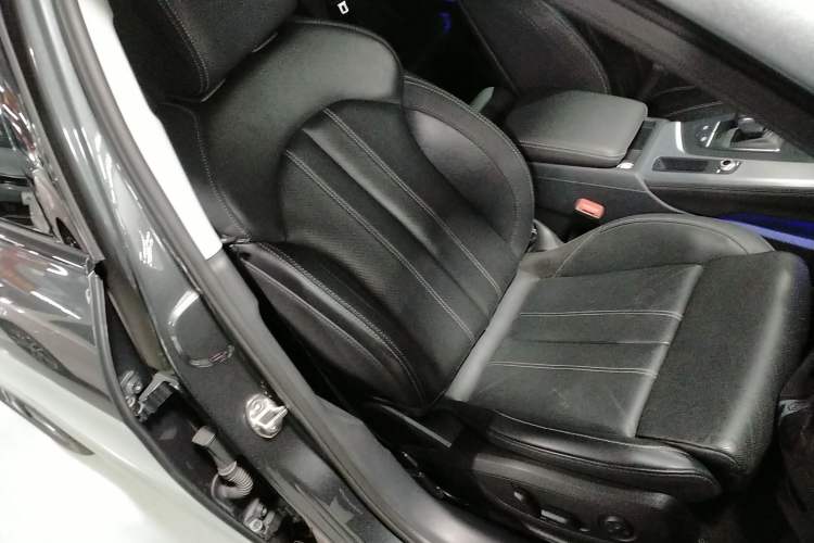 Used Audi A4L 2022 40 TFSI Luxury Dynamic Model