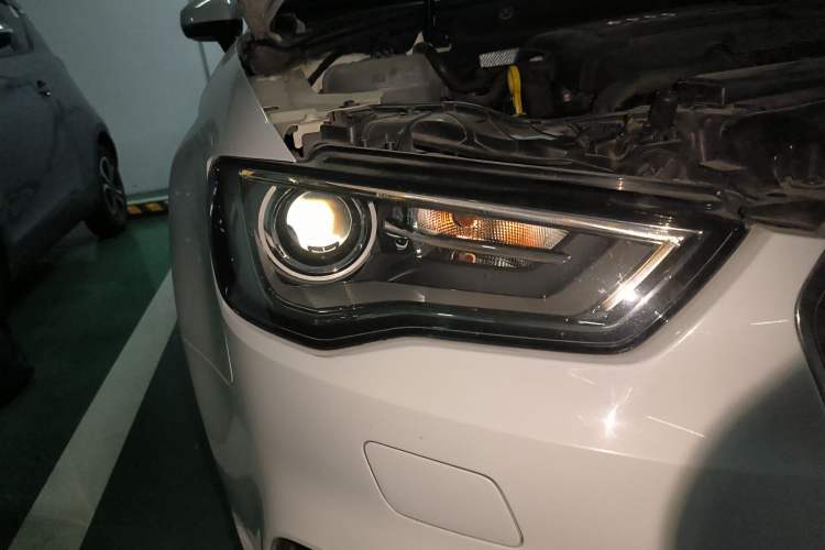 Used Audi A3 2014 Limousine 40 TFSI S line Comfort Model
