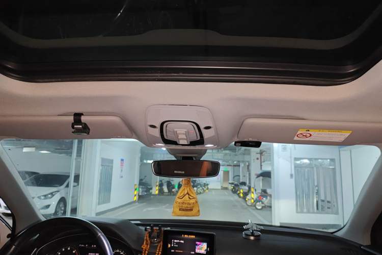 Used Audi Q5L 2018 40 TFSI Prestige Edition China VI Emission Standard Headliner