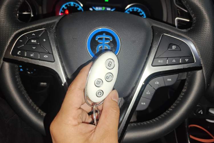 Used BYD Song New Energy 2017 Song DM 1.5TID All-Wheel Drive Luxury Model
