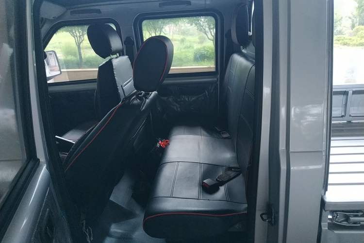 Used Wuling Rongguang Small Truck 2017 1.5L Double-Cab Basic Version L3C