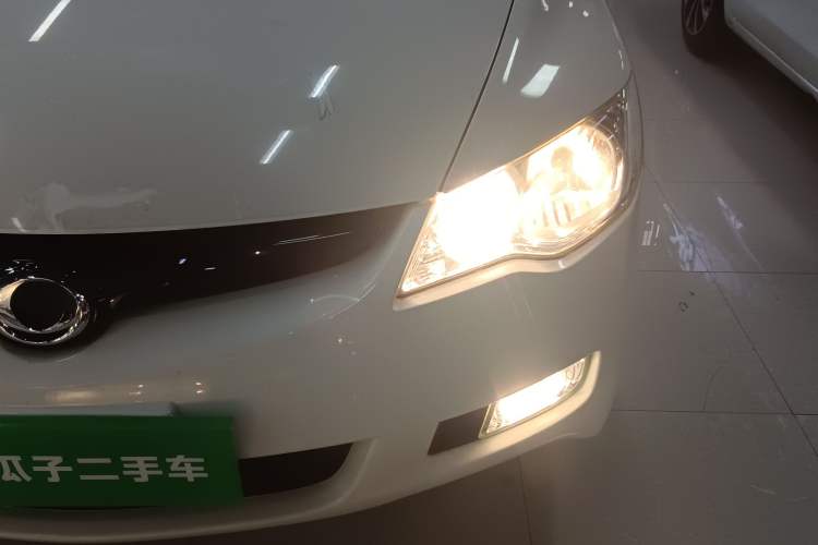 Used CIIMO 2015 1.8L Automatic Luxury Edition