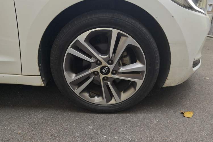 Used Hyundai Elantra (6th Generation / Lingdong) 2016 1.6L Automatic ZhiXuan · Luxury Version Right Front Wheel Hub