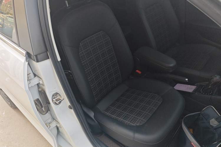 Used Volkswagen Jetta 2019 Dream Edition 1.5L Manual Comfort Version
