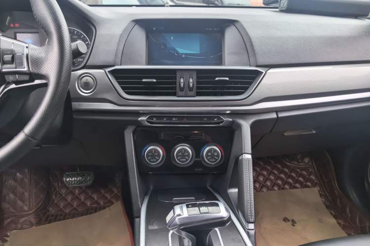 Used Haval H6 2018 Blue Label Sport Edition 1.5T Automatic Two-Wheel Drive Prestige Model Audio And AC Panel