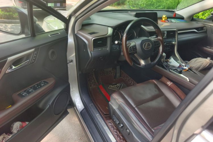 Used Lexus RX 2016 300 4x4 Elegant Edition China VI Driver Seat